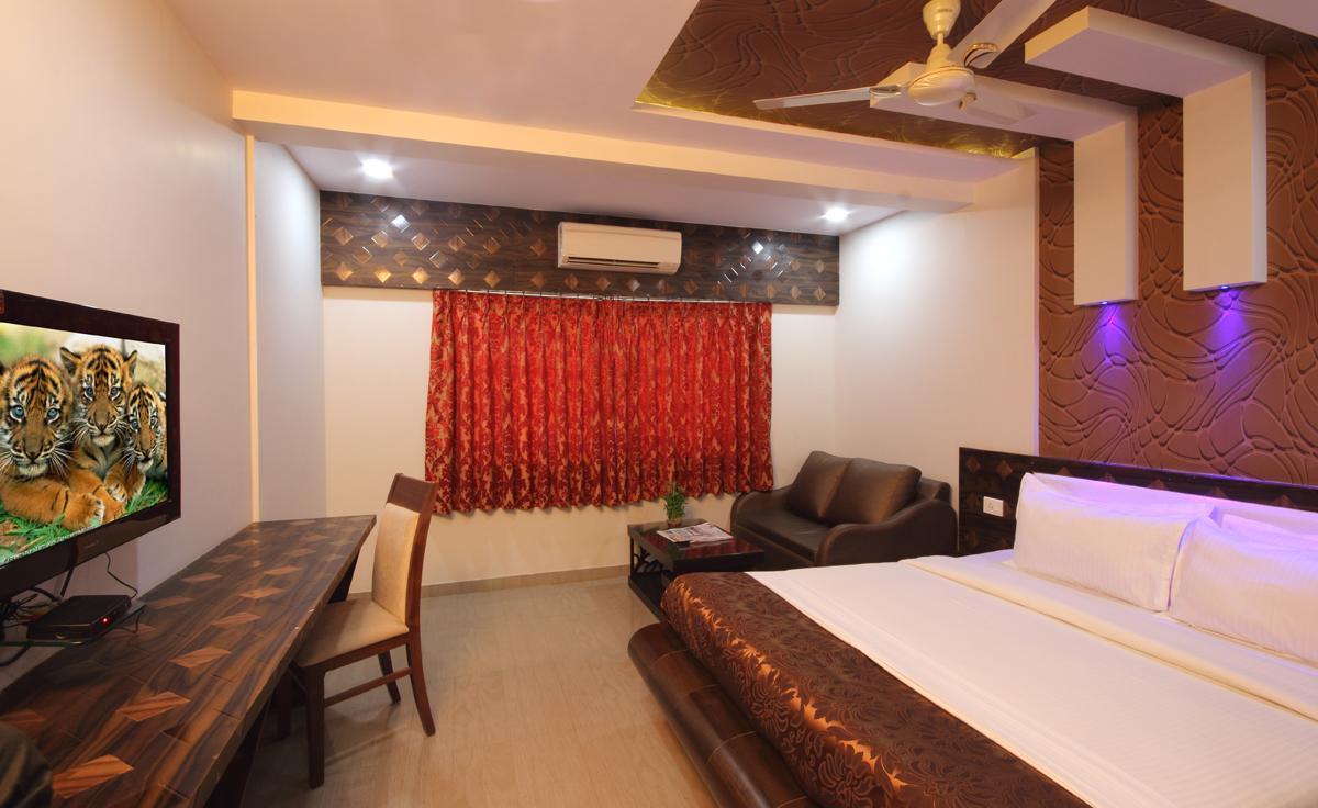 Hotel Railway Inn Thane Eksteriør billede
